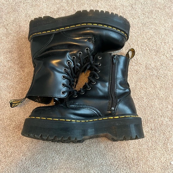 Dr.Marten’s women’s size 7 platform boots - Picture 2 of 6